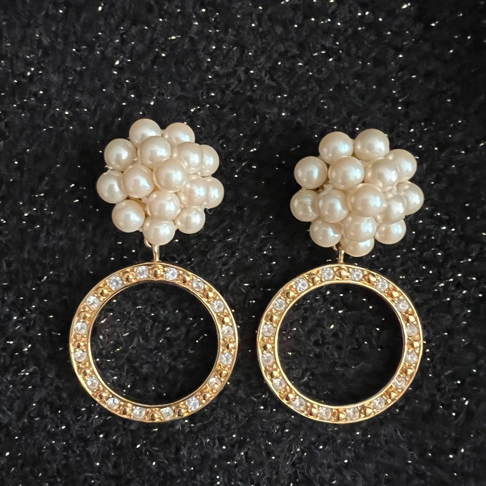 Elegant Pearl Cluster Gold Hoop Vintage Liz Claiborne Earrings